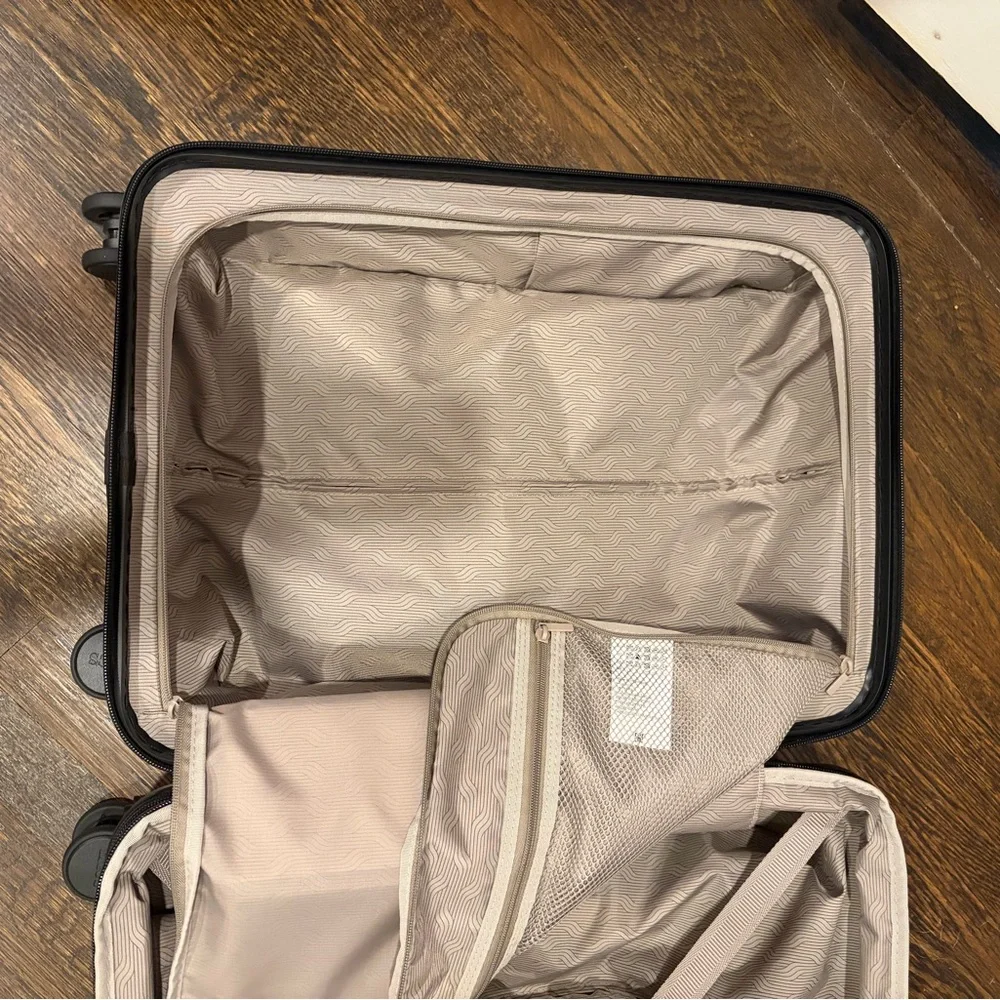 Bric's Black Hard-Shell Carry-On with Wave Detail - Picture 7 of 9